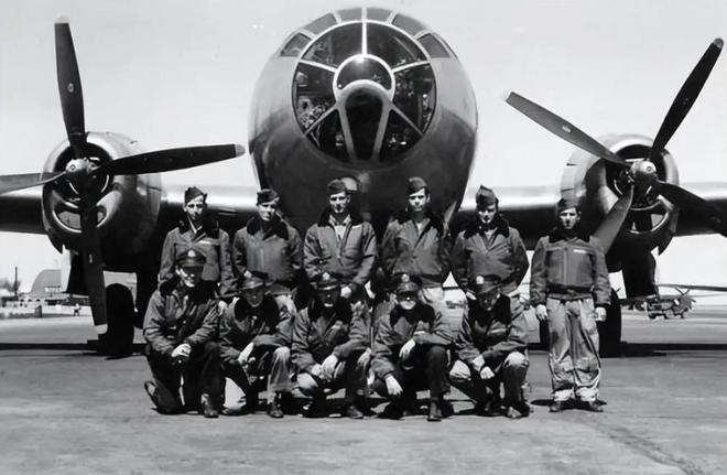 非常意外2009年开会时所用的茶杯是一个吃完的罐头瓶子(图5)